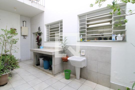 Área de serviço de casa à venda com 3 quartos, 320m² em Jardim Caravelas, São Paulo