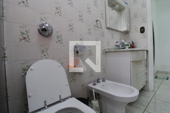 Banheiro comum de casa à venda com 3 quartos, 320m² em Jardim Caravelas, São Paulo