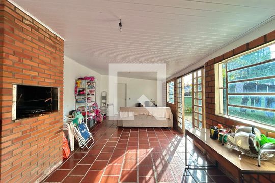 Sala de casa à venda com 2 quartos, 110m² em Vila Nova, Novo Hamburgo