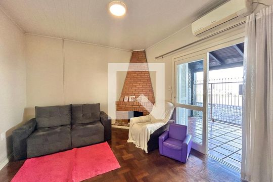 Sala de casa à venda com 2 quartos, 110m² em Vila Nova, Novo Hamburgo