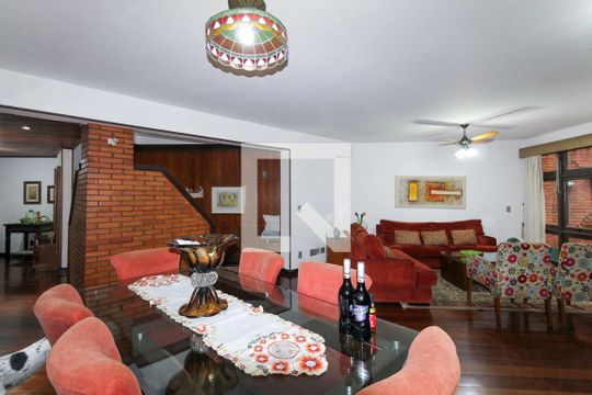 Sala de casa à venda com 3 quartos, 400m² em Partenon, Porto Alegre