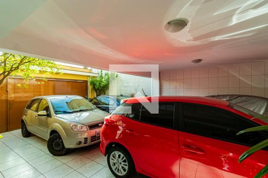 Garagem de casa à venda com 3 quartos, 227m² em Vila Dom Pedro I, São Paulo