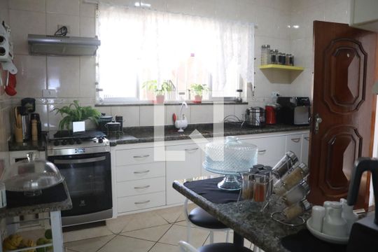 Cozinha de casa para alugar com 3 quartos, 160m² em São José, São Caetano do Sul