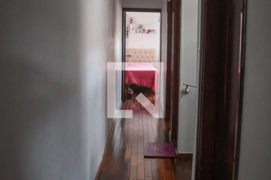 Corredor de casa para alugar com 3 quartos, 160m² em São José, São Caetano do Sul