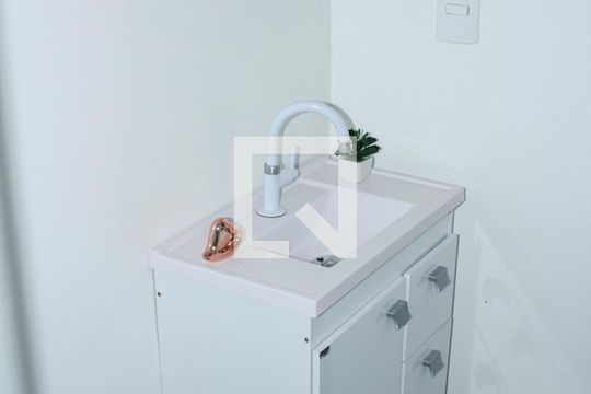 Banheiro de apartamento para alugar com 1 quarto, 30m² em Maria da Graça, Rio de Janeiro
