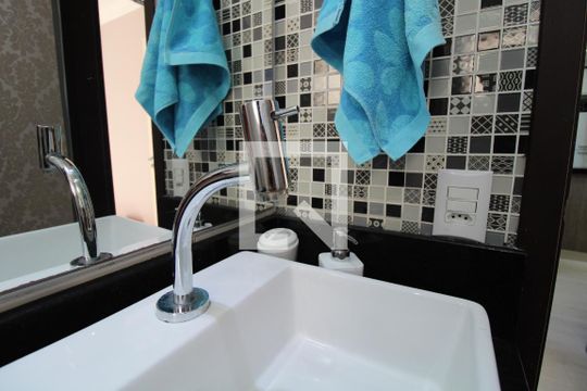 Banheiro Social de apartamento à venda com 2 quartos, 50m² em Vila Industrial, Campinas