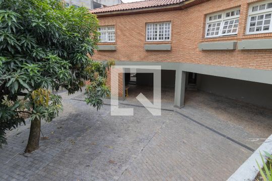 Área Externa de casa para alugar com 4 quartos, 632m² em Jardim Apolo Ii, São José dos Campos