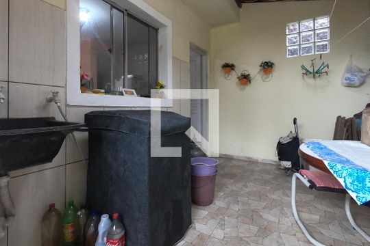 Área de Serviço de casa de condomínio para alugar com 2 quartos, 48m² em Residencial Parque Cumbica, Guarulhos