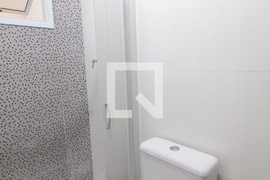 Banheiro de apartamento para alugar com 1 quarto, 40m² em Vila Salete, São Paulo