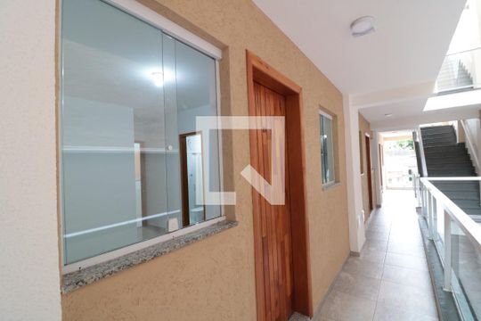 Fachada do bloco de apartamento para alugar com 1 quarto, 40m² em Vila Salete, São Paulo