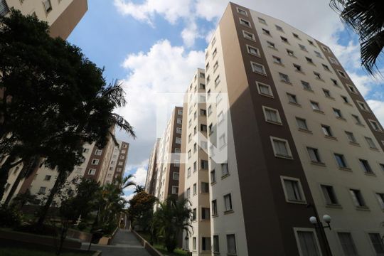 Fachada de apartamento para alugar com 3 quartos, 70m² em Vila Bancária, São Paulo
