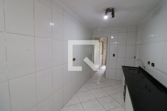 Cozinha de apartamento para alugar com 3 quartos, 70m² em Vila Bancária, São Paulo