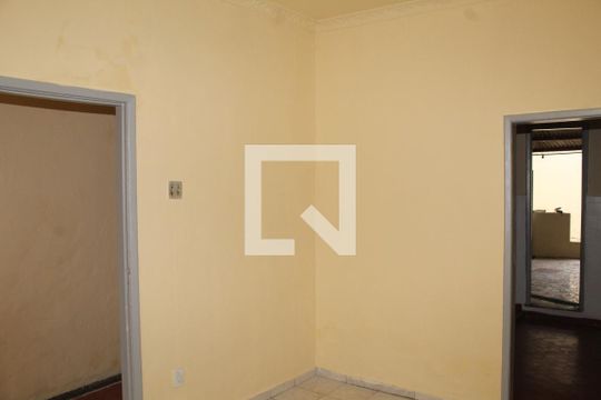 Sala de casa para alugar com 2 quartos, 80m² em Ramos, Rio de Janeiro