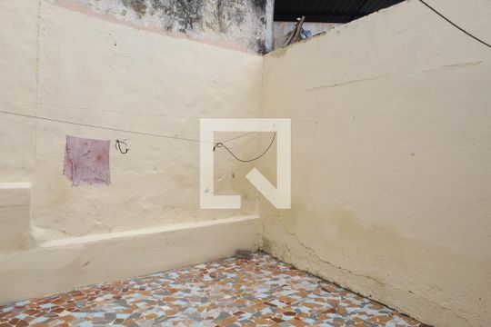 Quintal de casa para alugar com 2 quartos, 80m² em Ramos, Rio de Janeiro