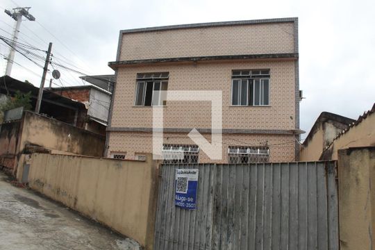 Fachada de casa para alugar com 2 quartos, 80m² em Ramos, Rio de Janeiro