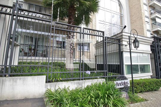 Fachada de apartamento para alugar com 2 quartos, 96m² em Jardim Leonor, São Paulo