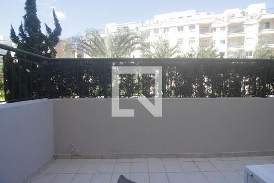 Vista da suíte de apartamento para alugar com 2 quartos, 96m² em Jardim Leonor, São Paulo