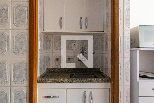 Cozinha de apartamento para alugar com 1 quarto, 38m² em Vila Buarque, São Paulo