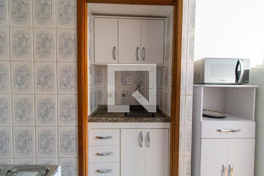 Cozinha de apartamento para alugar com 1 quarto, 38m² em Vila Buarque, São Paulo