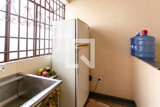 Área de Serviço de casa à venda com 4 quartos, 258m² em Santa Amelia, Belo Horizonte
