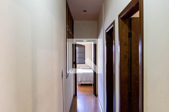 Corredor de casa à venda com 4 quartos, 258m² em Santa Amelia, Belo Horizonte