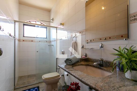Banheiro da Suíte 1 de casa à venda com 4 quartos, 258m² em Santa Amelia, Belo Horizonte