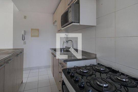 Cozinha e Área de Serviço de apartamento à venda com 3 quartos, 69m² em Vila Ipiranga, Porto Alegre