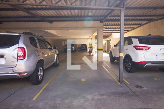 Garagem de apartamento à venda com 3 quartos, 103m² em Santo Antônio, Porto Alegre