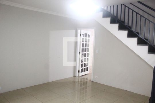 Sala de casa para alugar com 3 quartos, 132m² em Vila Pedra Branca, São Paulo