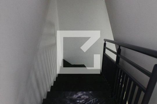 Escada de casa para alugar com 3 quartos, 132m² em Vila Pedra Branca, São Paulo