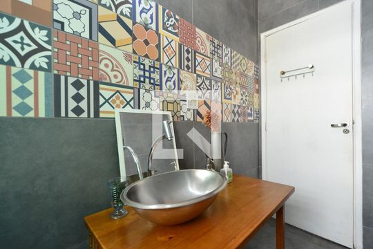Banheiro Social de apartamento à venda com 2 quartos, 118m² em Mirandópolis, São Paulo