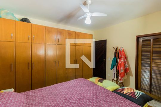 Suíte de casa à venda com 3 quartos, 250m² em Jardim Popular, São Paulo