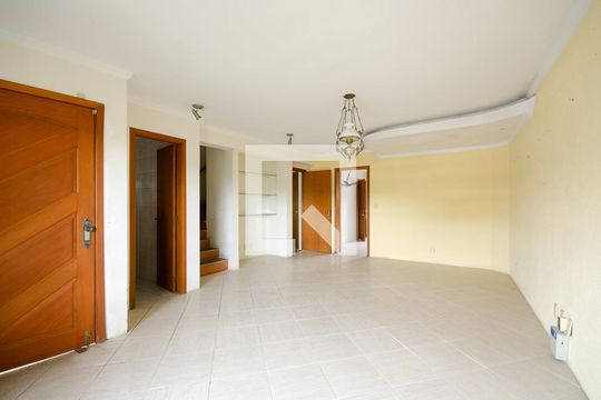 Sala de casa à venda com 3 quartos, 220m² em Ipanema, Porto Alegre