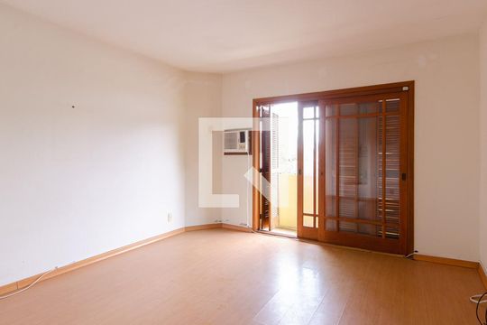 Quarto 1 - Suíte de casa à venda com 3 quartos, 220m² em Ipanema, Porto Alegre