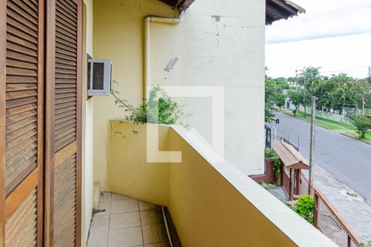 Sacada de casa à venda com 3 quartos, 220m² em Ipanema, Porto Alegre