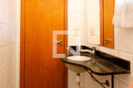 Lavabo de casa à venda com 3 quartos, 220m² em Ipanema, Porto Alegre