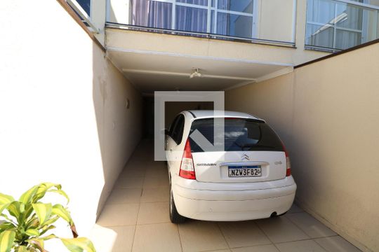 Garagem de casa à venda com 3 quartos, 160m² em Vila Divina Pastora, São Paulo