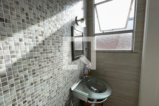 Banheiro de Serviço de apartamento à venda com 2 quartos, 84m² em Engenho de Dentro, Rio de Janeiro
