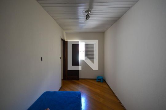 Quarto 3 de casa à venda com 5 quartos, 300m² em Vila Monumento, São Paulo