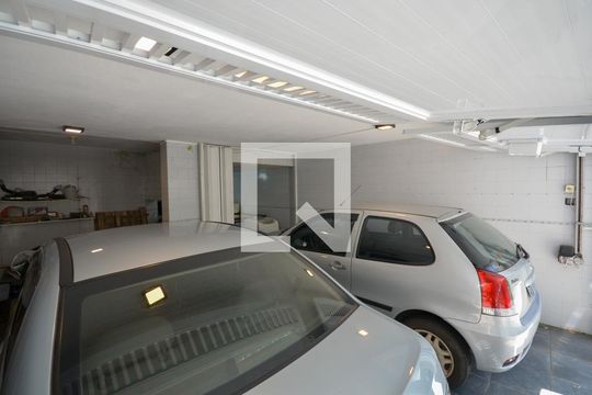 Garagem de casa à venda com 5 quartos, 300m² em Vila Monumento, São Paulo