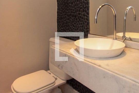 Lavabo de apartamento à venda com 2 quartos, 210m² em Vila Madalena, São Paulo