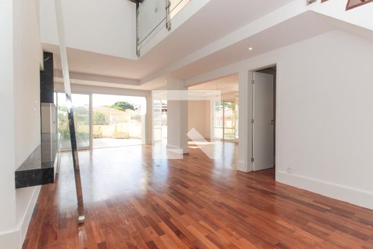 Sala de apartamento à venda com 2 quartos, 210m² em Vila Madalena, São Paulo