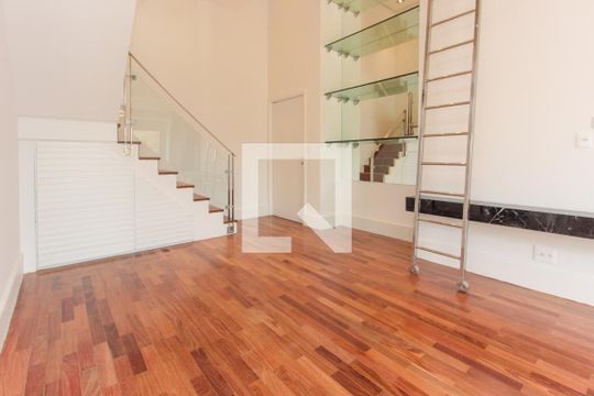 Sala de apartamento à venda com 2 quartos, 210m² em Vila Madalena, São Paulo