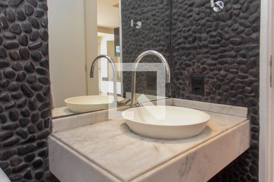 Lavabo de apartamento à venda com 2 quartos, 210m² em Vila Madalena, São Paulo