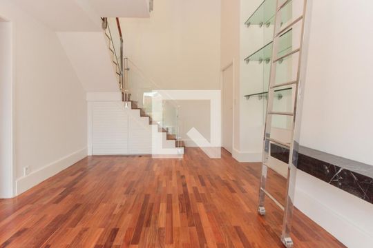 Sala de apartamento à venda com 2 quartos, 210m² em Vila Madalena, São Paulo