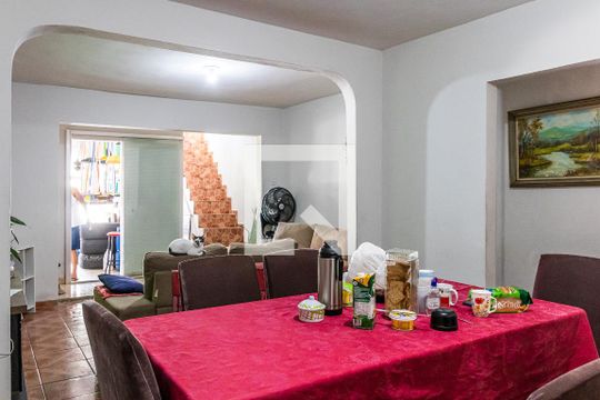 Sala de casa à venda com 4 quartos, 200m² em São João Batista (venda Nova), Belo Horizonte
