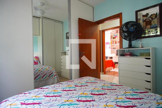 Quarto 2 de apartamento à venda com 4 quartos, 203m² em Jardim Lindóia, Porto Alegre