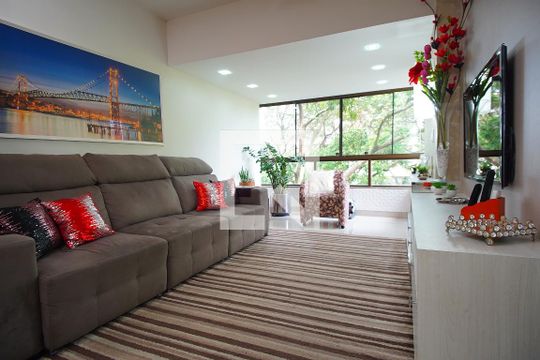 Apartamento à venda com 4 quartos, 203m² em Jardim Lindóia, Porto Alegre