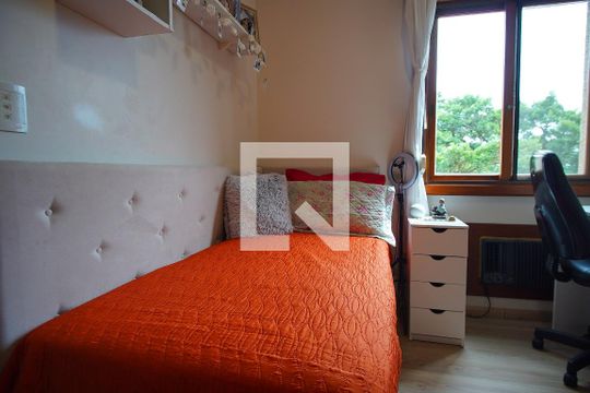Quarto 1 de apartamento à venda com 4 quartos, 203m² em Jardim Lindóia, Porto Alegre