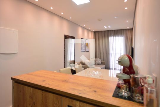 Cozinha e sala de apartamento à venda com 2 quartos, 50m² em Tatuapé, São Paulo